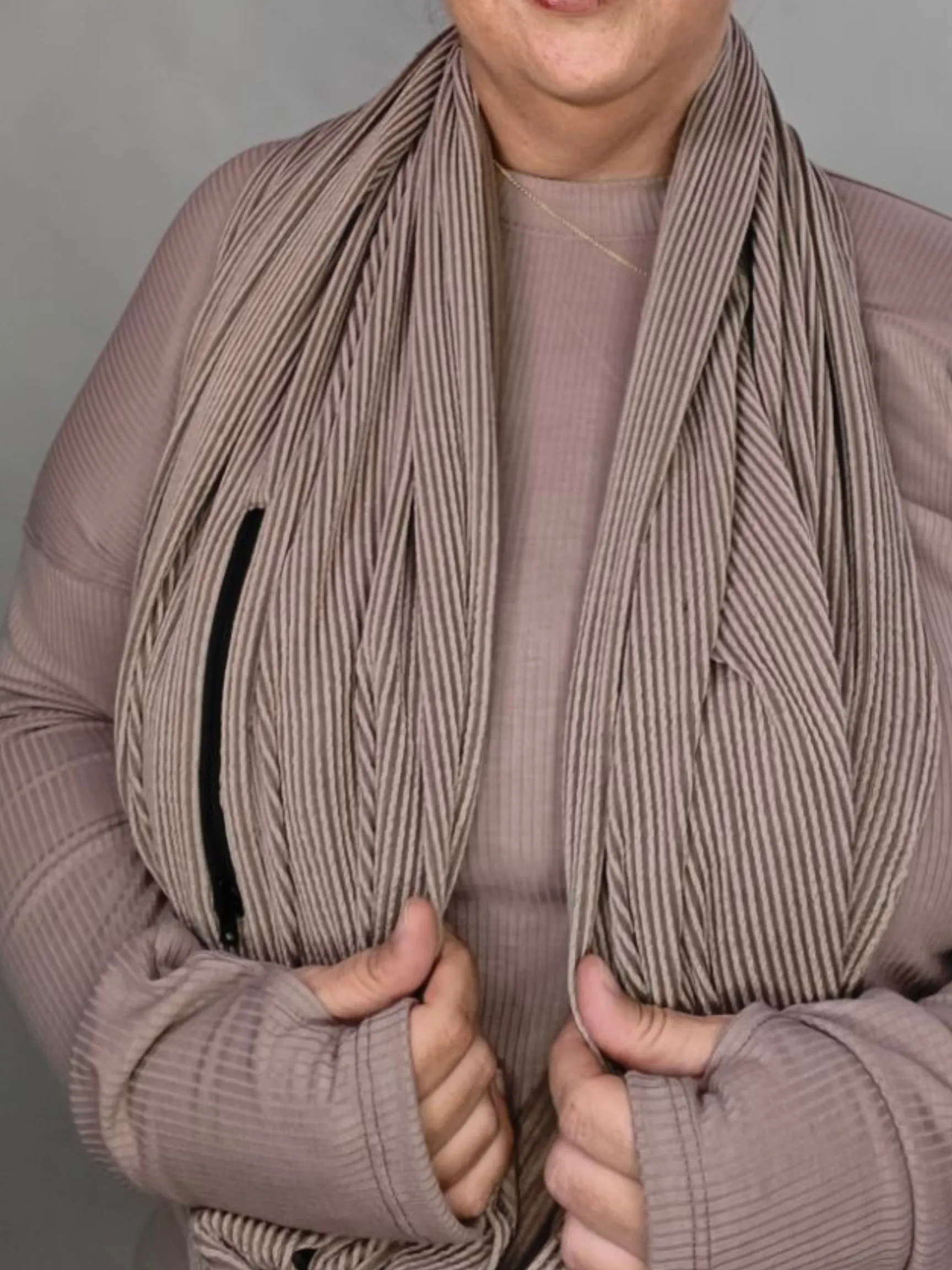 Infinity Zipper Pocket Scarf- Mocha